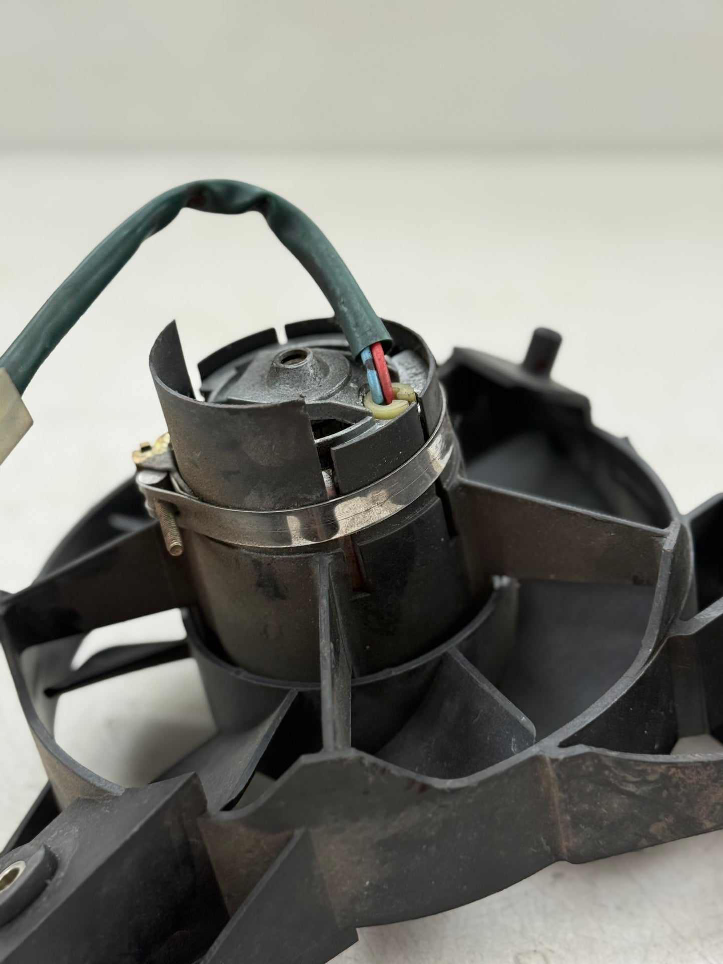 Piaggio Hexagon radiateur ventilator 125cc 180cc