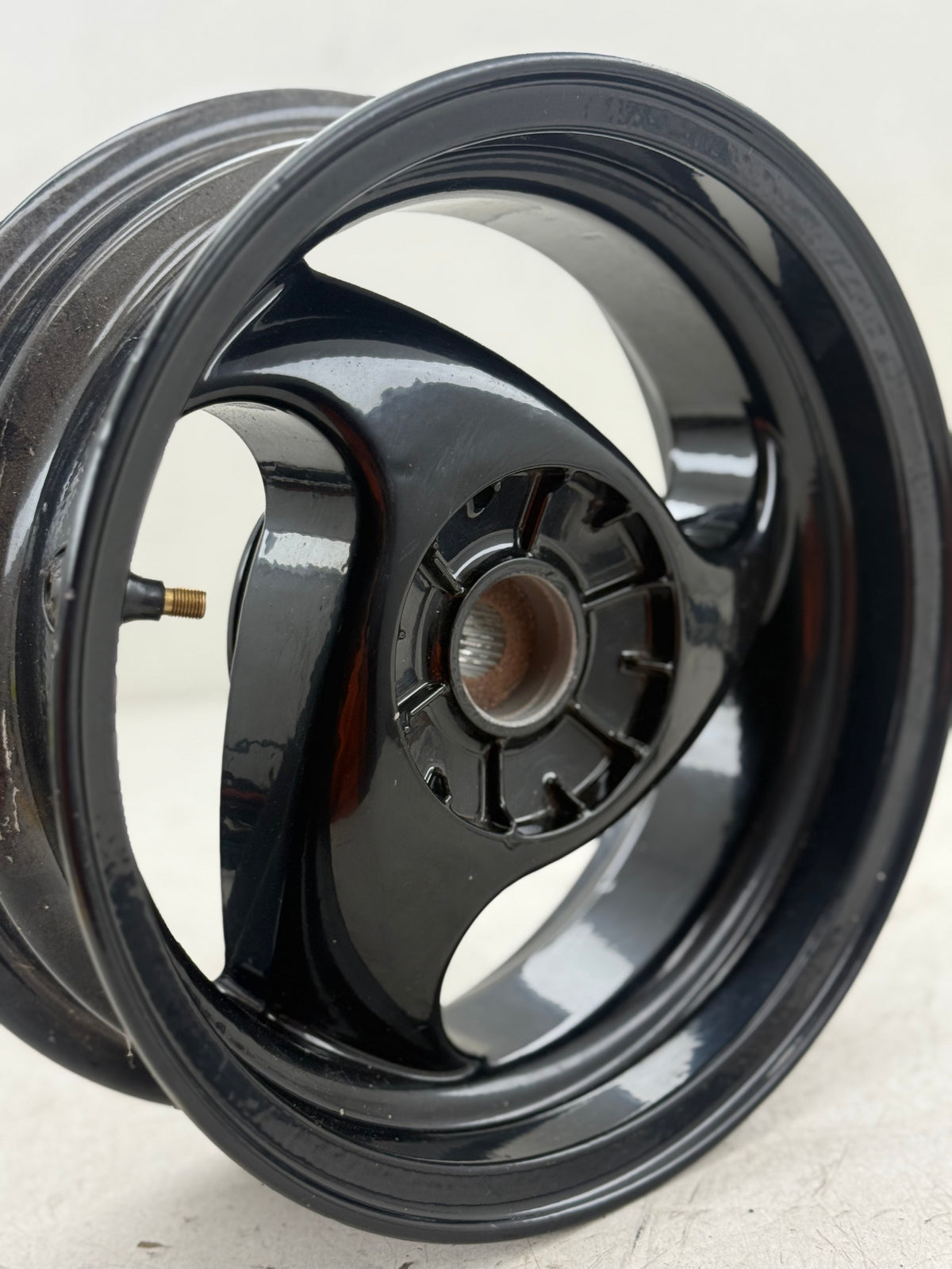 Piaggio TPH achtervelg glans zwart 100mm 50cc 80cc