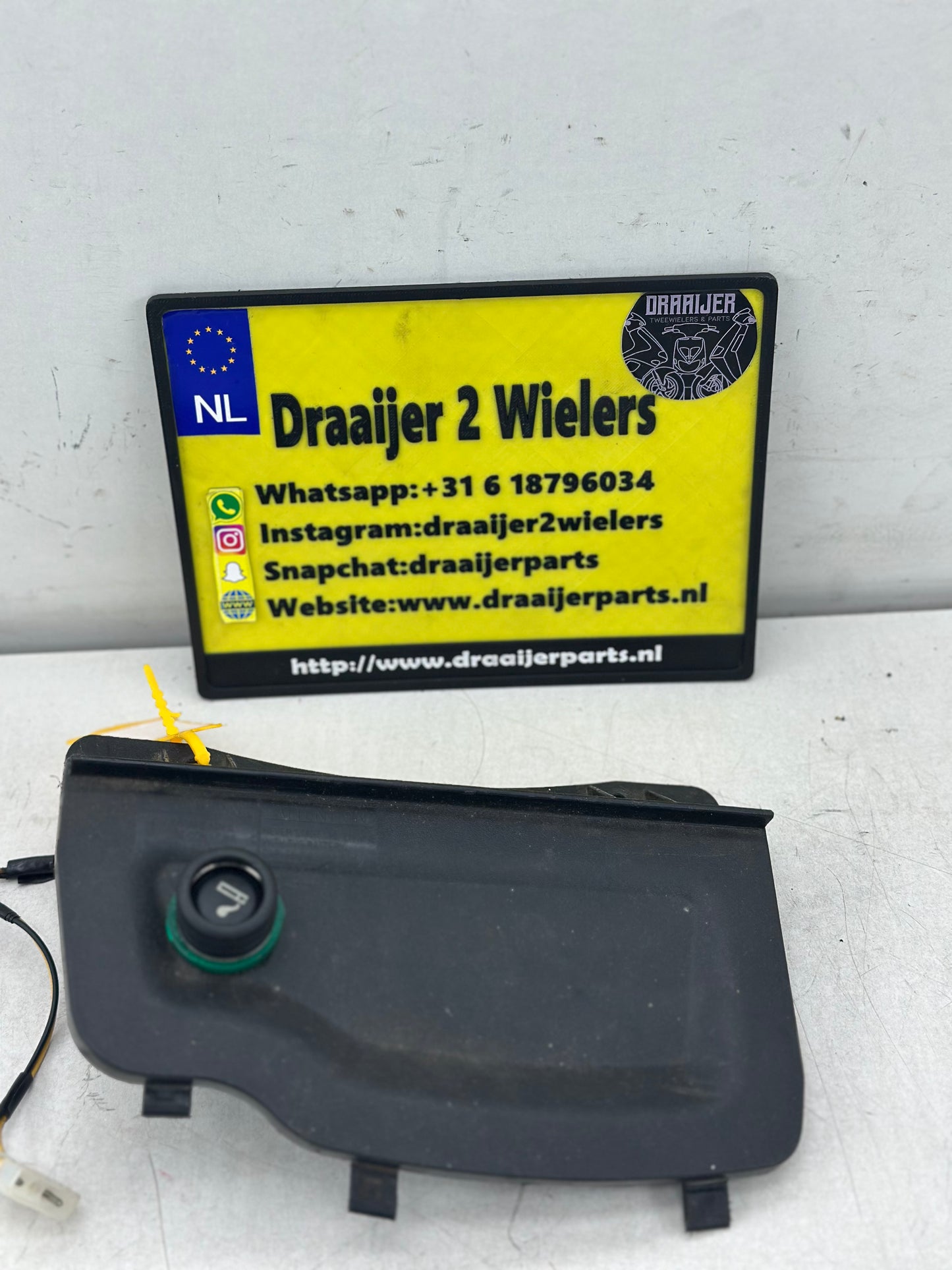 Gilera Runner accukapje DD buddybak zonder knik met sigaretten aansteker