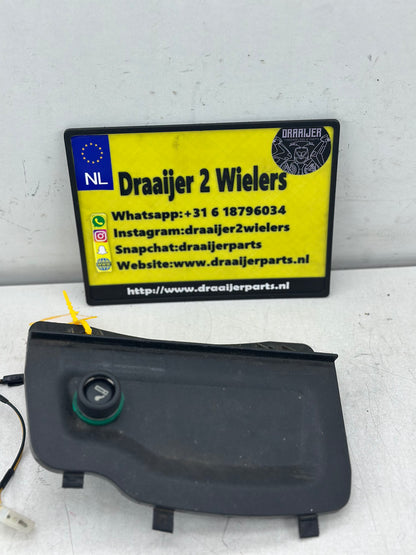 Gilera Runner accukapje DD buddybak zonder knik met sigaretten aansteker