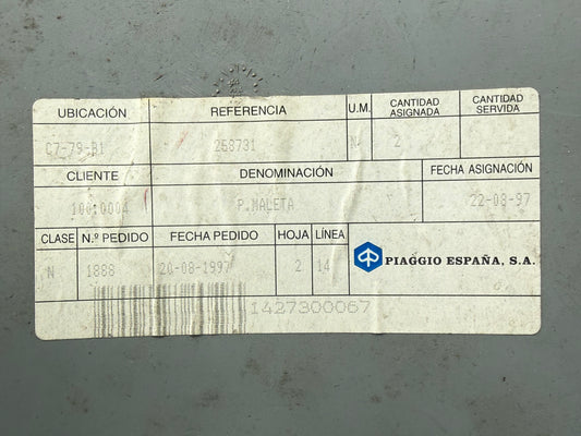 Piaggio SKR / Quartz beenschild klepje grijs NOS